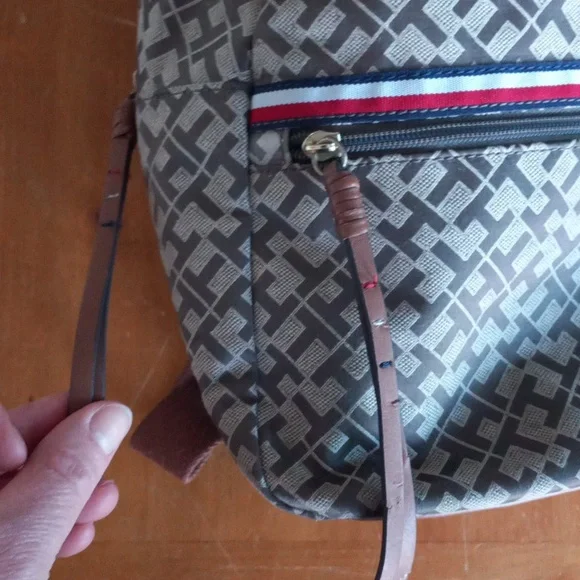 Tommy Hilfiger TH Graphic Brown Beige Backpack Purse - Picture 15 of 16